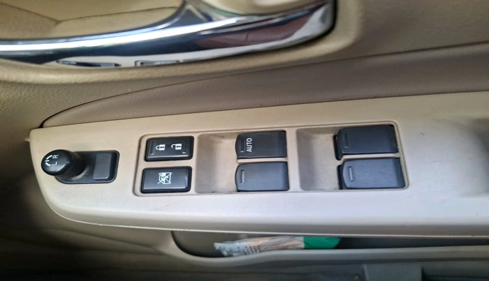 2019 Maruti Ciaz ALPHA  AT 1.5 SHVS PETROL, Petrol, Automatic, 1,18,417 km, interior