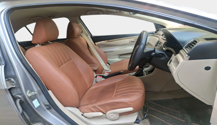 2019 Maruti Ciaz ALPHA  AT 1.5 SHVS PETROL, Petrol, Automatic, 1,18,417 km, interior