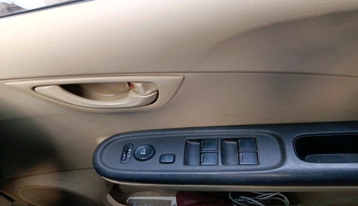 2015 Honda Amaze 1.2L I-VTEC S, Petrol, Manual, 55,990 km, interior