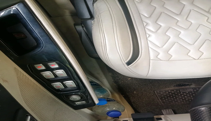 2021 Mahindra XUV300 W8 1.5 DIESEL, Diesel, Manual, 84,334 km, interior