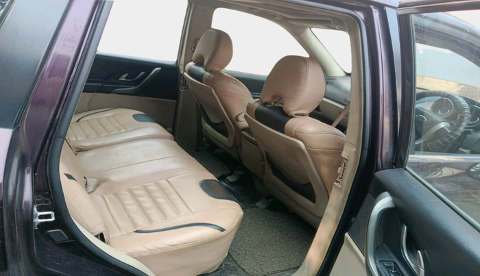 2015 Mahindra XUV500 W10, Diesel, Manual, 1,37,469 km, interior