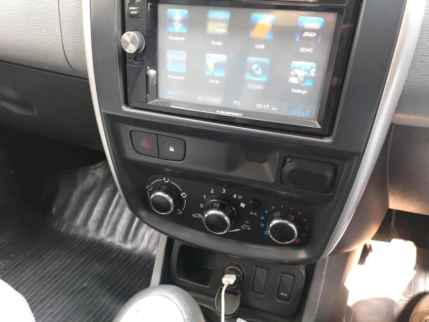 2016 Nissan Terrano XE (D), Diesel, Manual, 2,50,000 km, interior