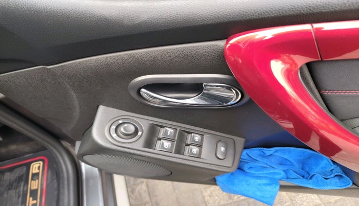 2018 Renault Duster 110 PS RXZ 4X4 MT DIESEL, Diesel, Manual, 64,316 km, interior