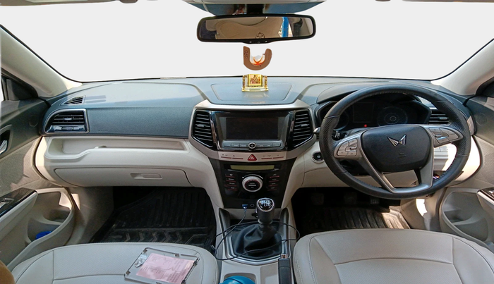 2023 Mahindra XUV300 W8 (O) 1.2 PETROL, Petrol, Manual, 26,647 km, interior