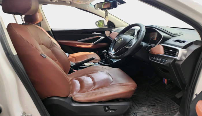 2021 MG HECTOR PLUS SELECT 2.0 DIESEL TURBO MT 7-STR, Diesel, Manual, 1,35,448 km, interior