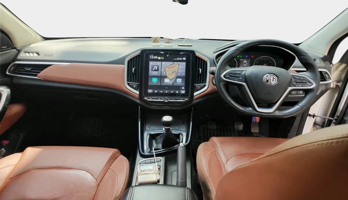 2021 MG HECTOR PLUS SELECT 2.0 DIESEL TURBO MT 7-STR, Diesel, Manual, 1,35,448 km, interior