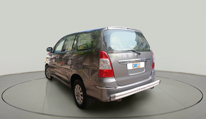 2013 Toyota Innova 2.5 VX 8 STR, Diesel, Manual, 48,569 km, exterior