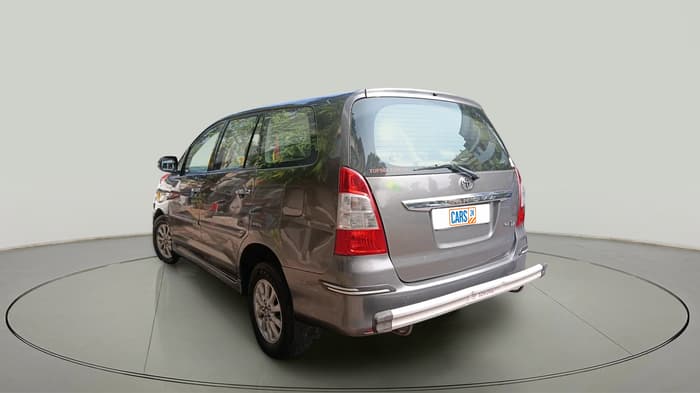 2013 Toyota Innova 2.5 VX 8 STR, Diesel, Manual, 48,569 km, exterior