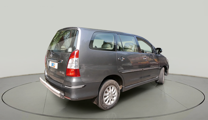 2013 Toyota Innova 2.5 VX 8 STR, Diesel, Manual, 48,569 km, exterior
