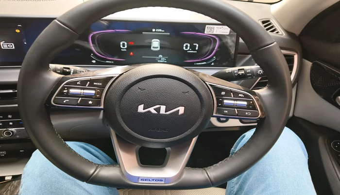 2023 KIA SELTOS  HTX 1.5 PETROL MT, Petrol, Manual, 5,589 km, interior