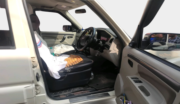 2021 Mahindra Scorpio S5, Diesel, Manual, 1,00,243 km, interior