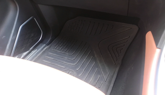 2023 MG HECTOR PLUS SHARP PRO 1.5 PETROL TURBO CVT 7 STR, Petrol, Automatic, 23,202 km, interior