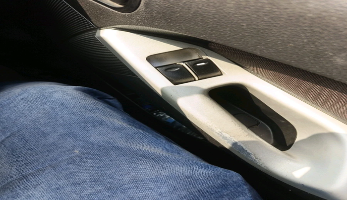 2011 Ford Figo TITANIUM 1.4 DIESEL, Diesel, Manual, 1,13,042 km, interior