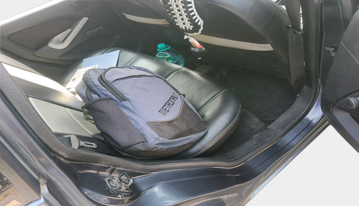 2011 Ford Figo TITANIUM 1.4 DIESEL, Diesel, Manual, 1,13,042 km, interior