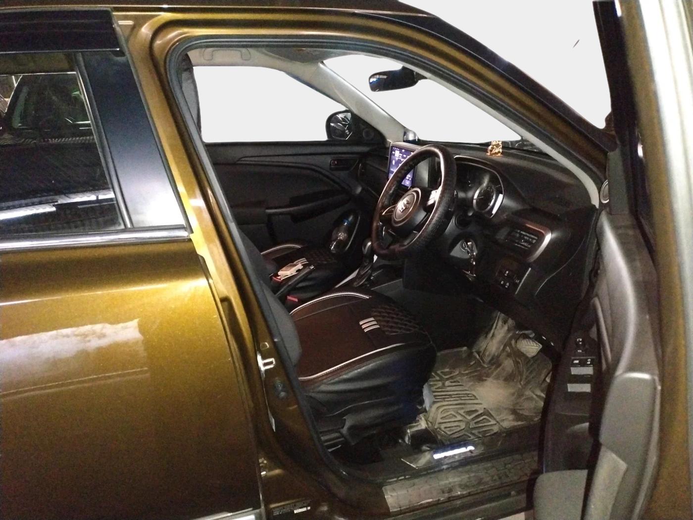 2025 Maruti BREZZA VXI AT SMART HYBRID, Petrol, Automatic, 2,281 km, interior