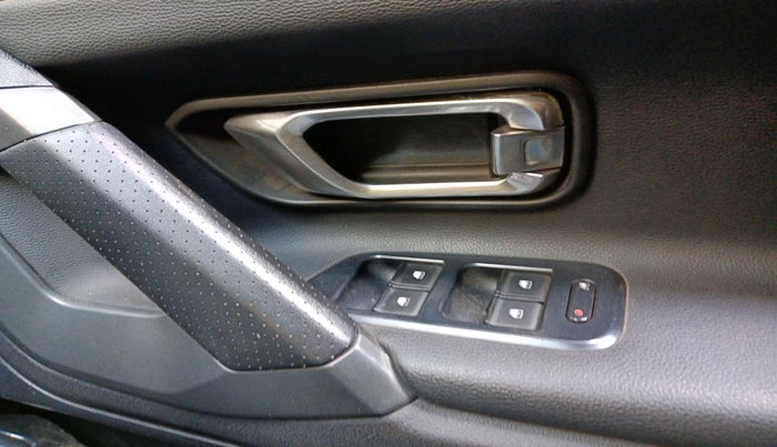 2021 Tata Harrier XZA PLUS 2.0L, Diesel, Automatic, 68,391 km, interior