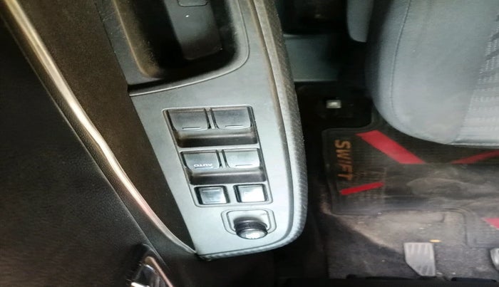 2018 Maruti Swift VXI, Petrol, Manual, 19,940 km, interior