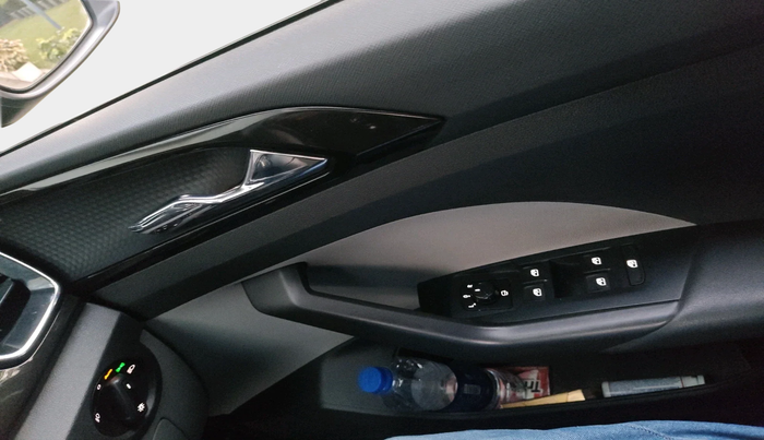 2021 Skoda KUSHAQ STYLE 1.0L TSI AT, Petrol, Automatic, 55,005 km, interior