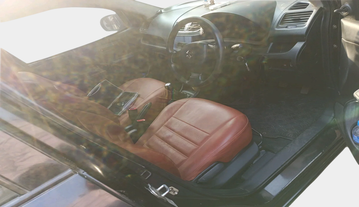 2013 Maruti Swift LXI, Petrol, Manual, 93,290 km, interior
