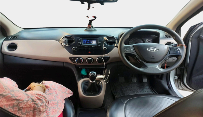 2015 Hyundai Xcent SX 1.2, Petrol, Manual, 68,183 km, interior