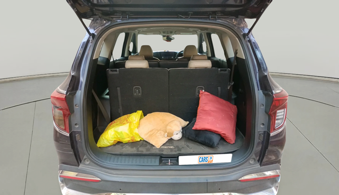 2023 KIA CARENS LUXURY PLUS 1.5 IMT PETROL, Petrol, Manual, 28,231 km, exterior