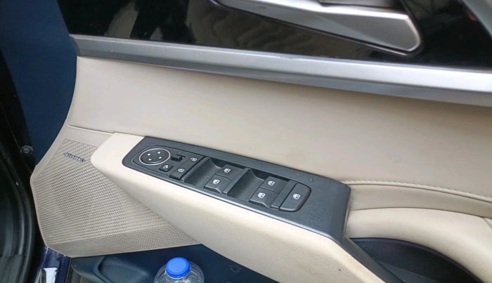 2023 KIA CARENS LUXURY PLUS 1.5 IMT PETROL, Petrol, Manual, 28,231 km, interior