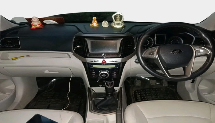 2020 Mahindra XUV300 W8 (O) 1.2 PETROL, Petrol, Manual, 23,997 km, interior