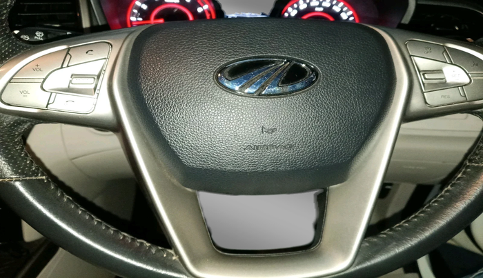 2020 Mahindra XUV300 W8 (O) 1.2 PETROL, Petrol, Manual, 23,997 km, interior