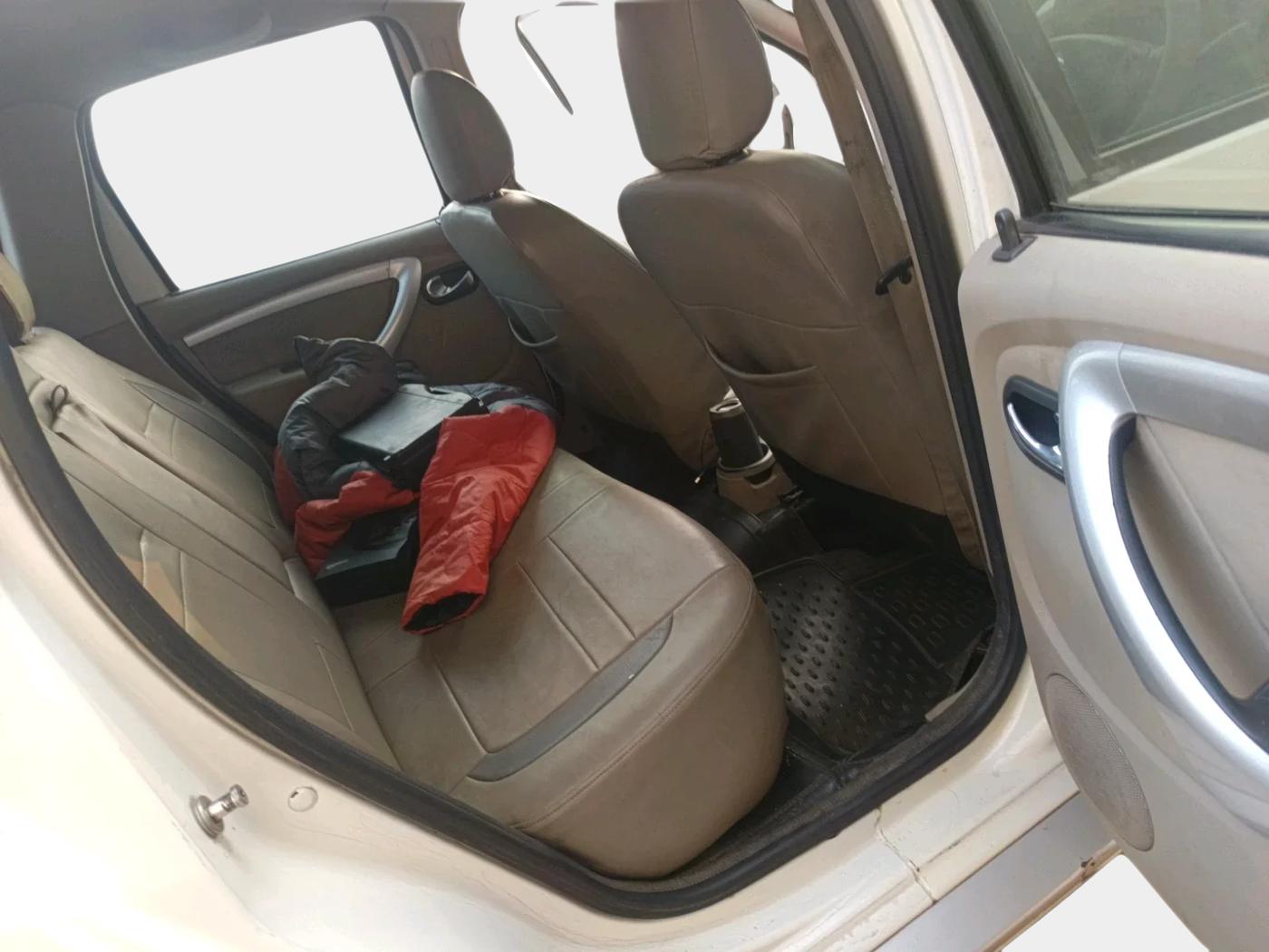 2014 Nissan Terrano XL (D), Diesel, Manual, 1,68,297 km, interior