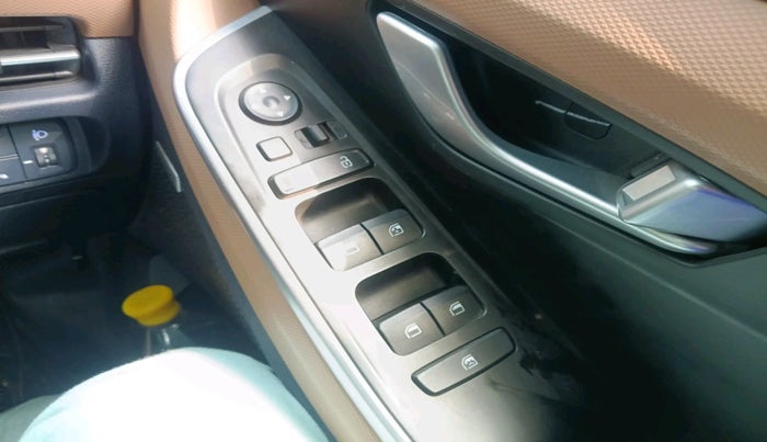 2025 Hyundai ALCAZAR Platinum 7 STR 1.5 Turbo GDi Petrol MT, Petrol, Manual, 6,875 km, interior