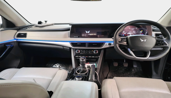 2024 Mahindra XUV700 AX 7 P MT 7 STR, Petrol, Manual, 9,764 km, interior