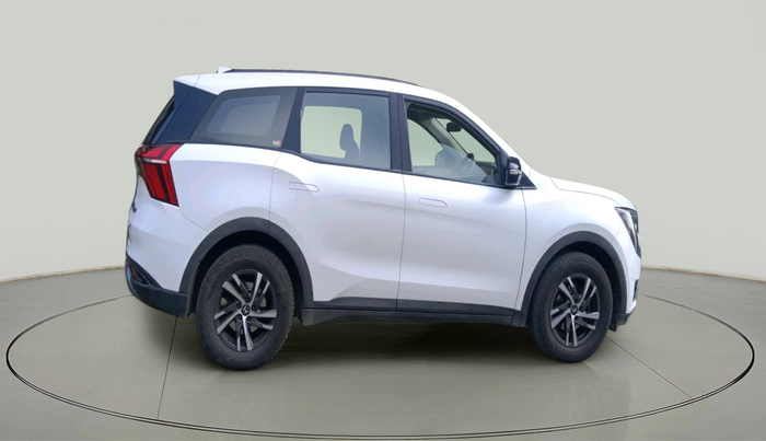 2022 Mahindra XUV700 AX 5 D AT 7 STR, Diesel, Automatic, 1,08,075 km, exterior