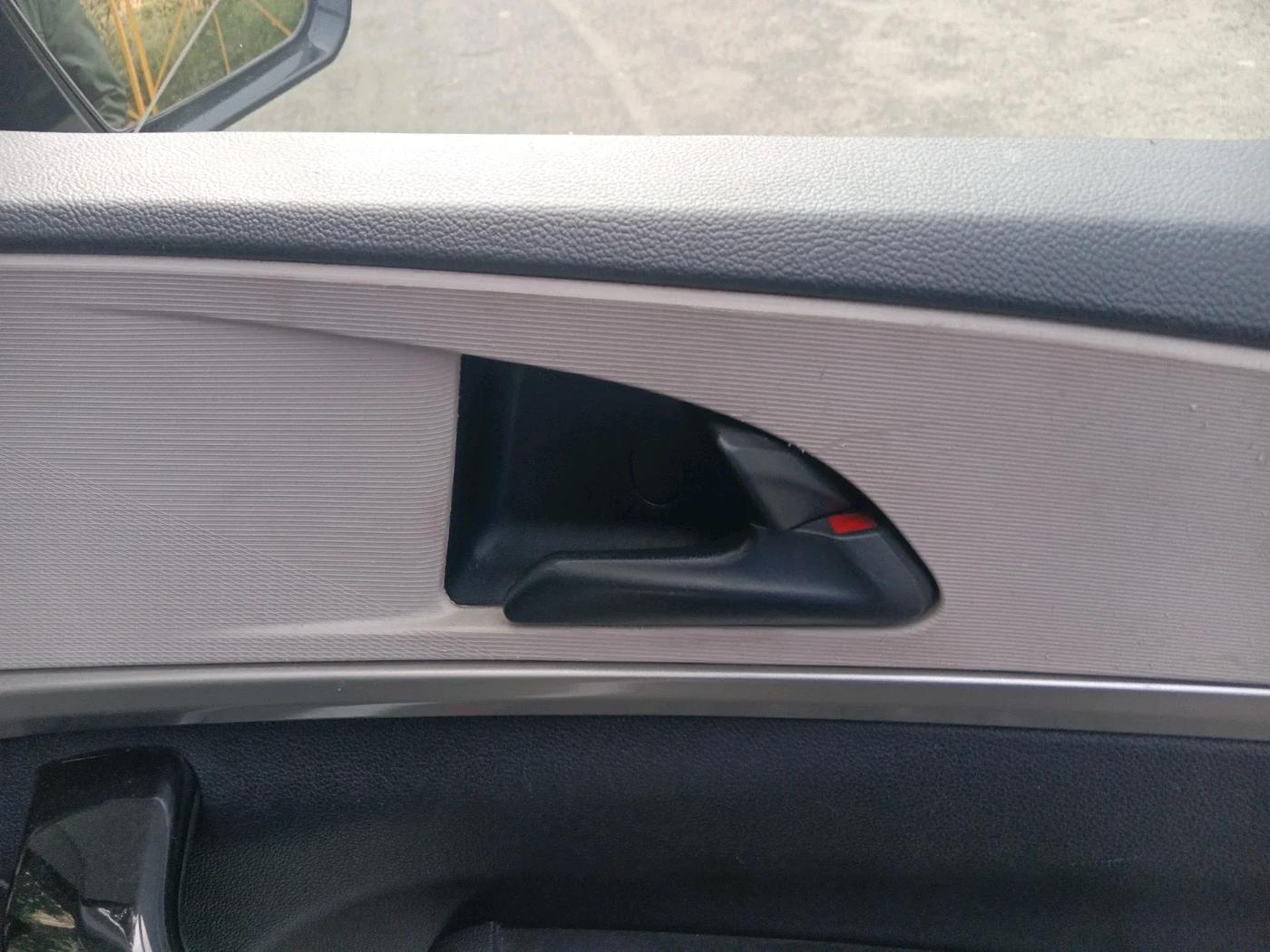 2022 Mahindra XUV700 AX 5 D AT 7 STR, Diesel, Automatic, 1,08,075 km, interior