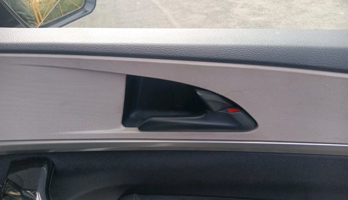 2022 Mahindra XUV700 AX 5 D AT 7 STR, Diesel, Automatic, 1,08,075 km, interior