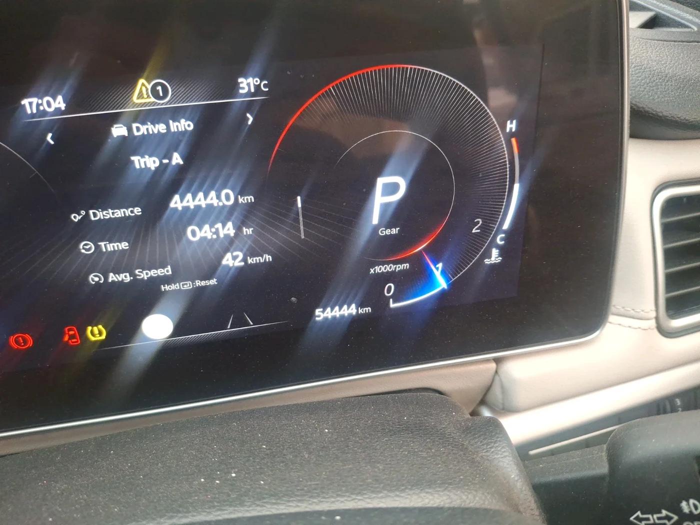 2023 Mahindra XUV700 AX 7 LUXURY D AT 7 STR, Diesel, Automatic, 54,444 km, interior