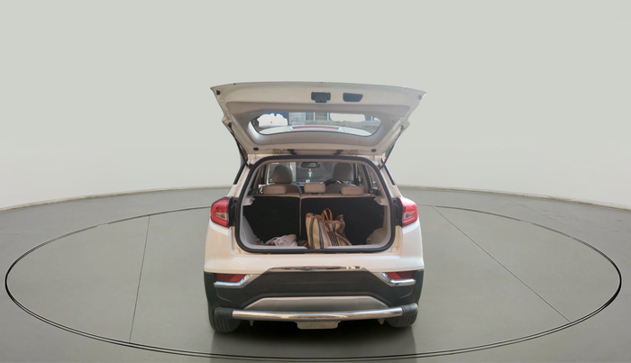 2022 Mahindra XUV300 W8 (O) 1.5 DIESEL, Diesel, Manual, 84,680 km, exterior