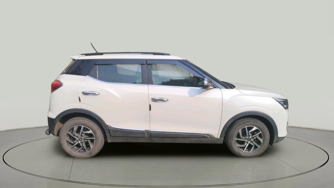 2022 Mahindra XUV300 W8 (O) 1.5 DIESEL, Diesel, Manual, 84,680 km, exterior