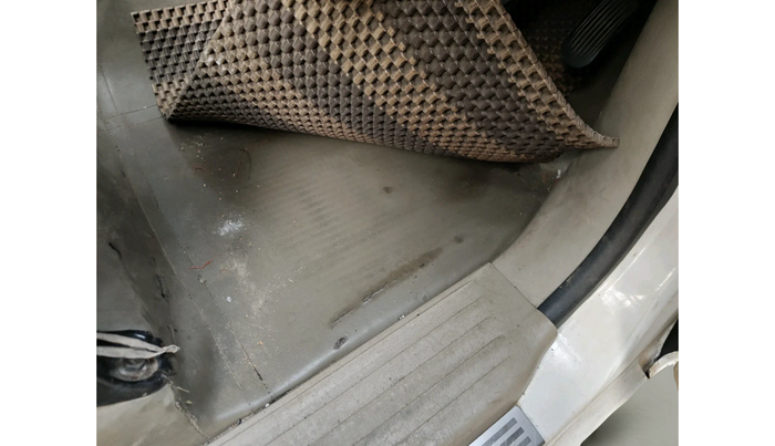 2011 Toyota Innova G1 2.5, Diesel, Manual, 1,39,084 km, interior