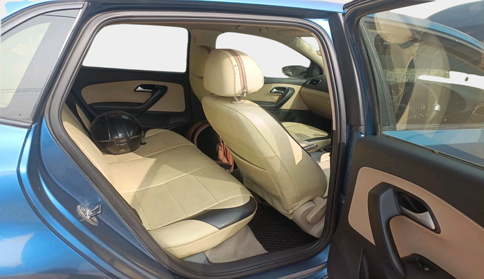 2017 Volkswagen Polo HIGHLINE1.2L, Petrol, Manual, 42,592 km, interior