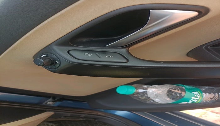 2017 Volkswagen Polo HIGHLINE1.2L, Petrol, Manual, 42,592 km, interior