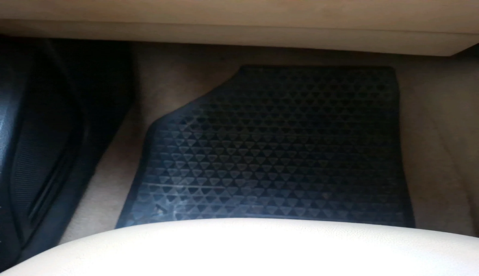 2018 Volkswagen Ameo HIGHLINE PLUS 1.0L 16 ALLOY, Petrol, Manual, 62,771 km, interior