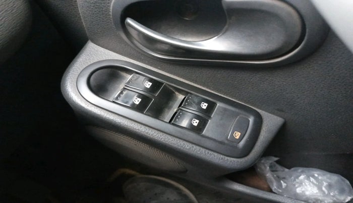 2014 Renault Duster 85 PS RXL DIESEL, Diesel, Manual, 1,45,750 km, interior