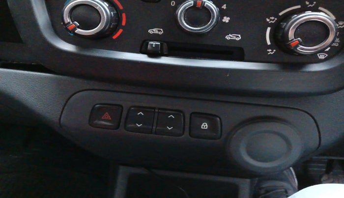 2016 Renault Kwid RXT 0.8, Petrol, Manual, 21,525 km, interior