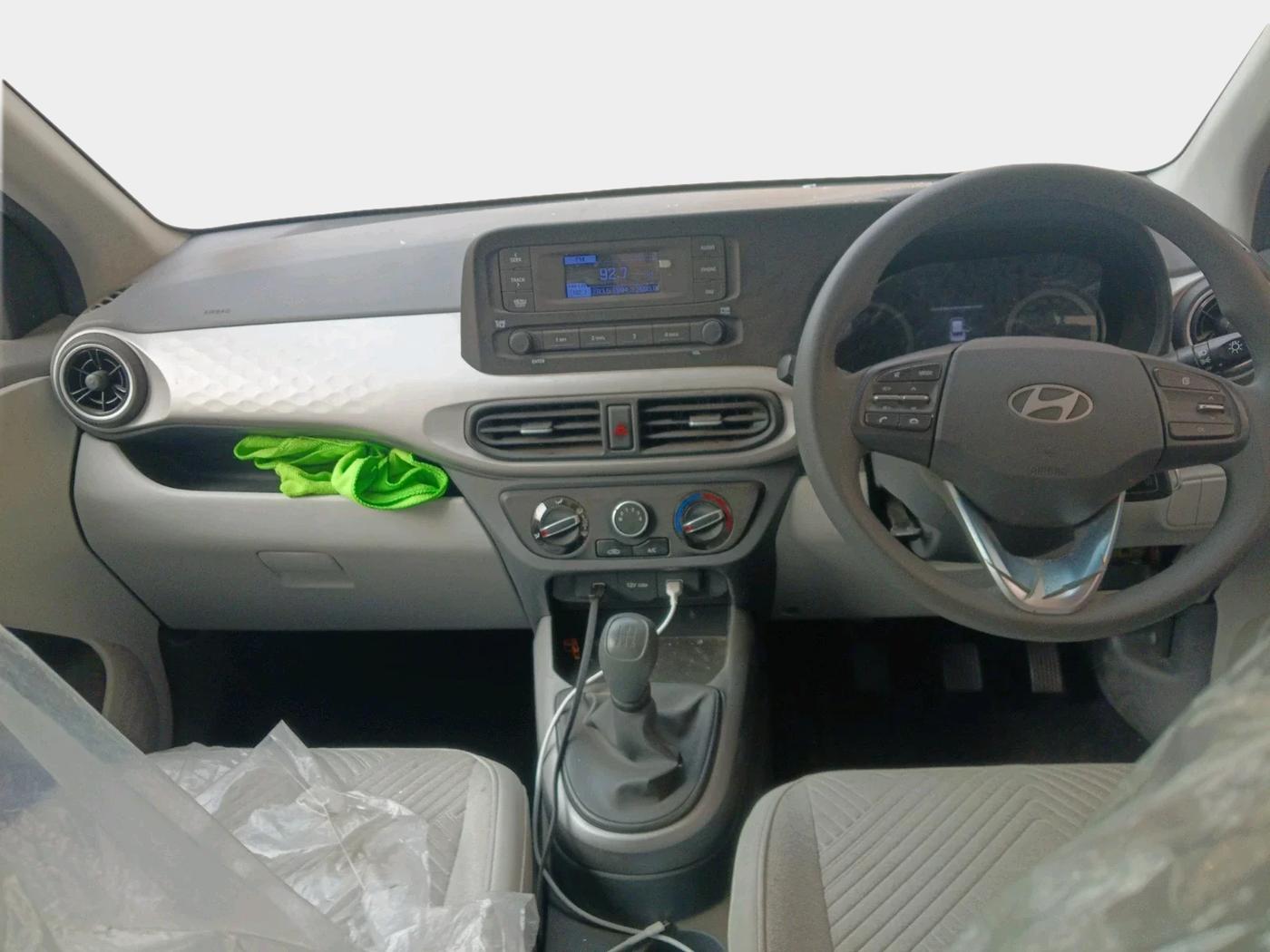 2025 Hyundai GRAND I10 NIOS MAGNA 1.2 KAPPA VTVT, Petrol, Manual, 5,776 km, interior