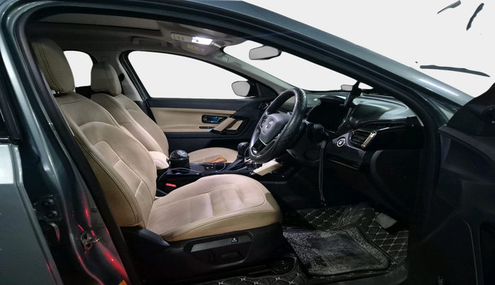 2022 Tata Safari XZA PLUS, Diesel, Automatic, 23,564 km, interior