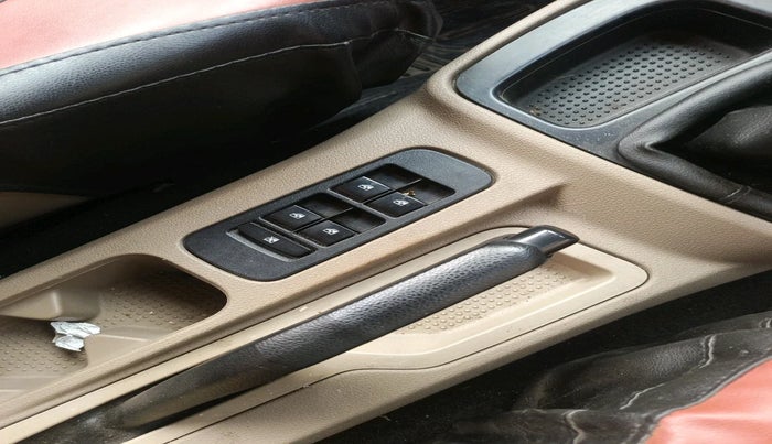 2016 Mahindra TUV300 T6 PLUS, Diesel, Manual, 20,934 km, interior