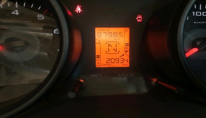 2016 Mahindra TUV300 T6 PLUS, Diesel, Manual, 20,934 km, interior