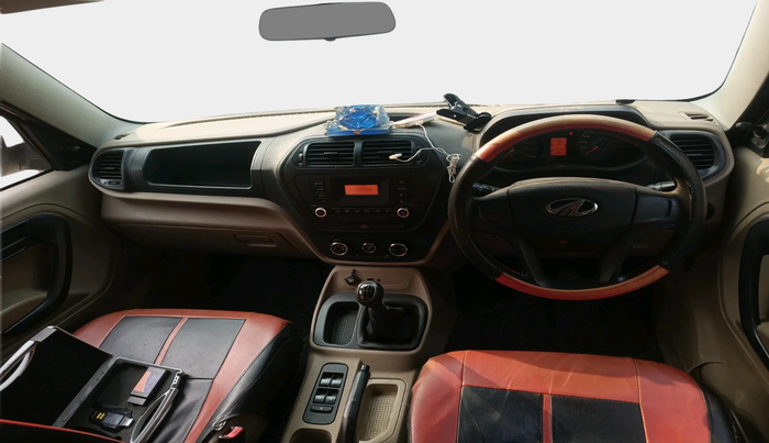 2016 Mahindra TUV300 T6 PLUS, Diesel, Manual, 20,934 km, interior