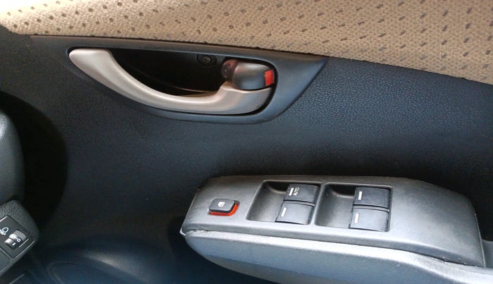 2011 Honda Jazz 1.2 L I-VTEC SELECT, Petrol, Manual, 32,570 km, interior