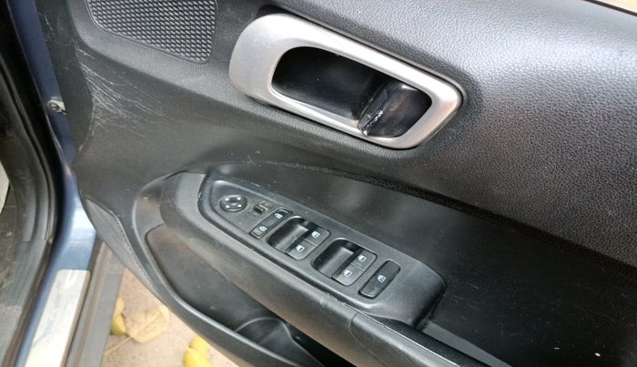 2021 Hyundai VENUE S 1.2, Petrol, Manual, 65,872 km, interior